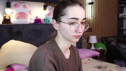 Polly online show from February 3, 7:35 am