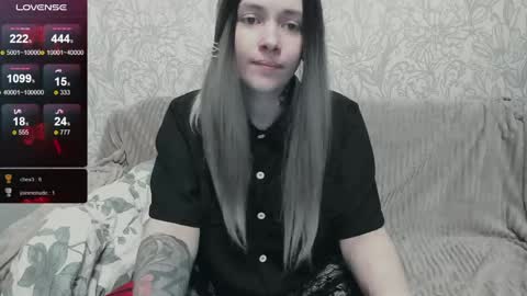 Polly online show from April 15, 1:17 am