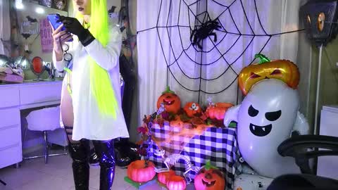 Snapshot of polvodeestrellas_ chatting on October 29, 1:10 am  - Help me Reach 100 thumbs up  online show from October 29, 1:10 am