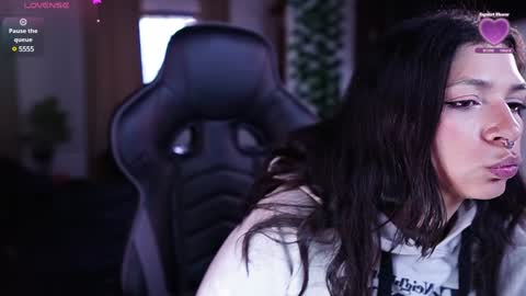 Snapshot of polvodeestrellas_ chatting on February 5, 7:53 pm  - Help me Reach 100 thumbs up  online show from February 5, 7:53 pm