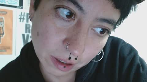 Poly online show from November 20, 3:51 am