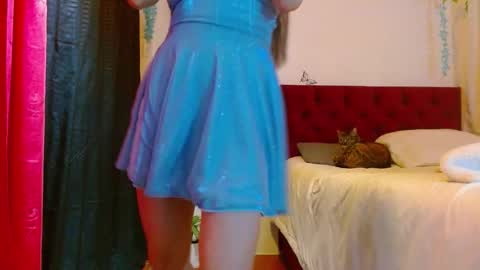 porcelainlux online show from February 9, 10:00 pm