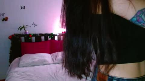 porcelainlux online show from December 10, 4:24 am