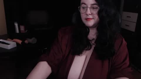 PoshMistres    online show from April 18, 2:25 am