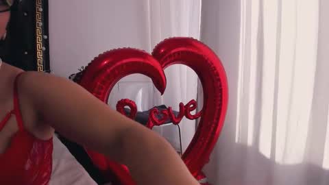 Ailyn online show from February 14, 7:32 am