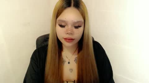 MAXXINE online show from November 5, 5:45 am