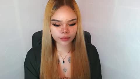 MAXXINE online show from December 5, 2:07 pm