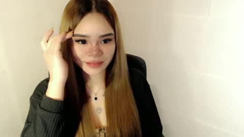 MAXXINE online show from March 22, 11:05 am