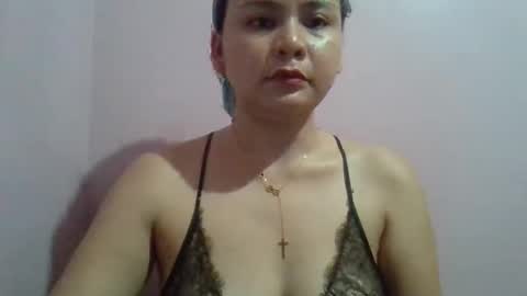 pretty_aimee online show from November 1, 7:34 am