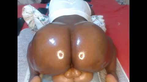 pretty_clare online show from April 13, 4:41 pm