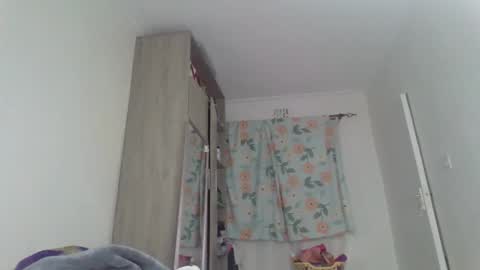 pretty_curvy99 online show from April 3, 8:51 pm