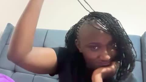 independent model online show from October 12, 2:14 am