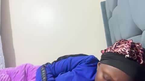 independent model online show from September 25, 1:59 am