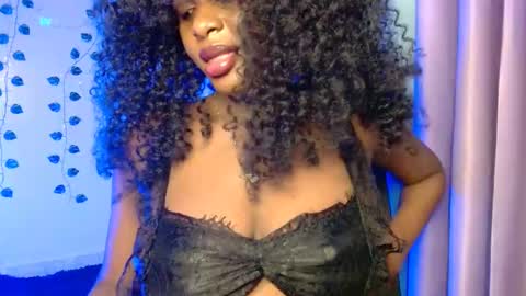 Elsa online show from December 3, 5:01 pm