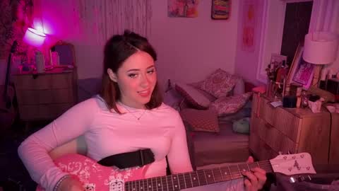 Snapshot of pretty_in_p1nk chatting on September 16, 1:02 am Sophie online show from September 16, 1:02 am