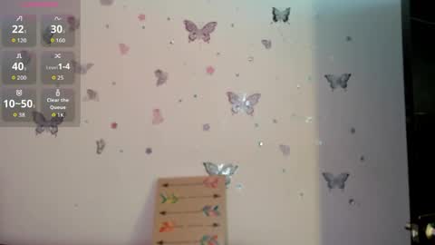 pretty online show from April 15, 11:33 am