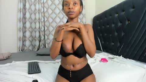 pretty_peshy online show from April 17, 10:12 pm