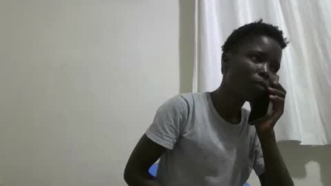 pretty_petite_ebony online show from November 17, 1:50 am