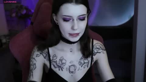 Violet online show from December 18, 12:37 am