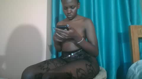 prettychocolata online show from April 14, 6:30 pm