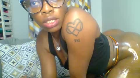 PrettyEla online show from February 2, 2:54 am