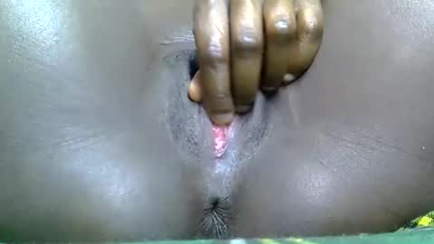 Prettiesexxy online show from December 20, 12:03 am