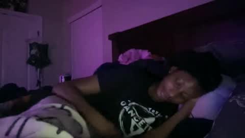 prettyfacefemale online show from April 7, 7:54 am