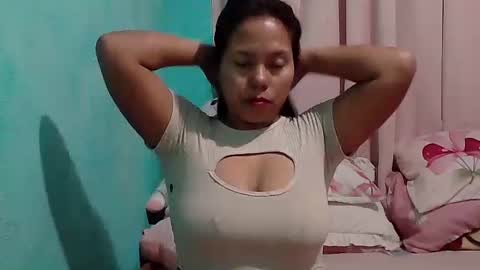 prettygirl_ynna online show from December 2, 11:40 pm