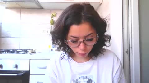 Snapshot of prettyjulliette chatting on October 21, 9:35 am prettyjulliette online show from October 21, 9:35 am