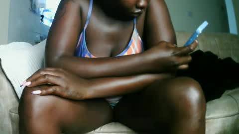 prettyreen online show from November 3, 5:33 am