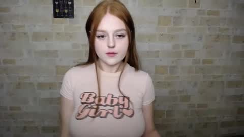 Snapshot of prettyvalerii_ chatting on February 20, 11:43 pm Valeri online show from February 20, 11:43 pm
