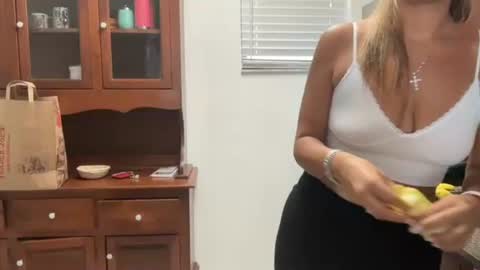 Snapshot of prettyyykittyyy22 chatting on October 4, 9:30 pm prettyyykittyyy22 online show from October 4, 9:30 pm