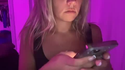 Snapshot of prettyyykittyyy22 chatting on September 25, 3:27 am prettyyykittyyy22 online show from September 25, 3:27 am