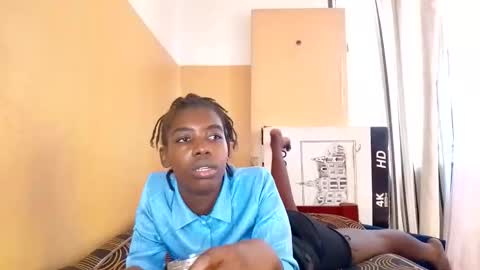 prettyzuzu online show from November 22, 9:23 am