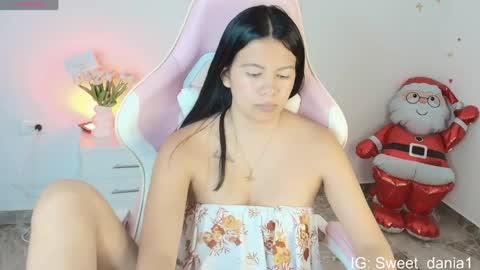 princess_daniaa online show from April 21, 1:09 am