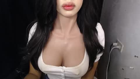 Jen online show from April 17, 6:04 am