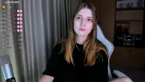 princessaalicc online show from December 1, 2:20 pm