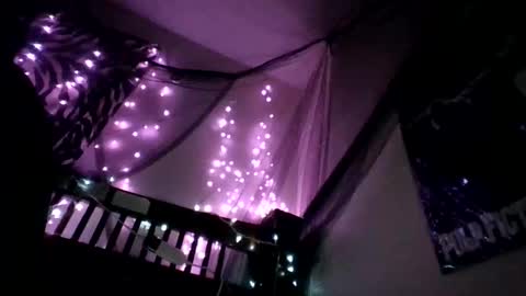 Holly love online show from November 15, 4:46 am