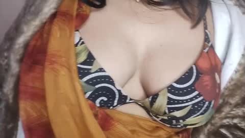 priyu_ online show from January 15, 4:07 am