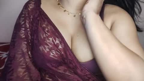 priyu_ online show from December 17, 3:33 am