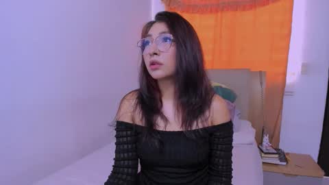 Mara online show from March 13, 8:32 pm