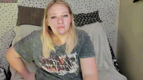 puffybun online show from February 15, 10:09 pm