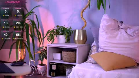 Emily online show from June 6, 7:03 am