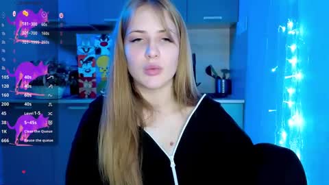 Alicia online show from March 10, 4:25 pm