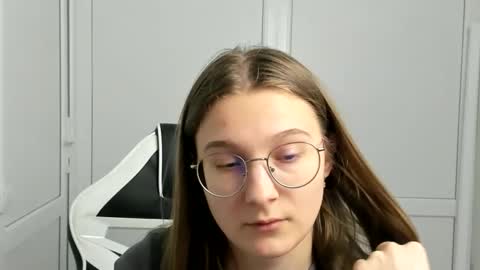 Amelie online show from March 22, 8:31 am