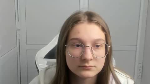 Amelie online show from March 19, 8:40 am