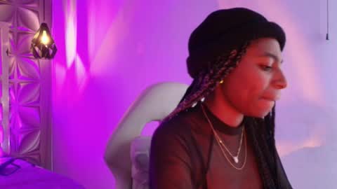   online show from March 3, 12:11 pm