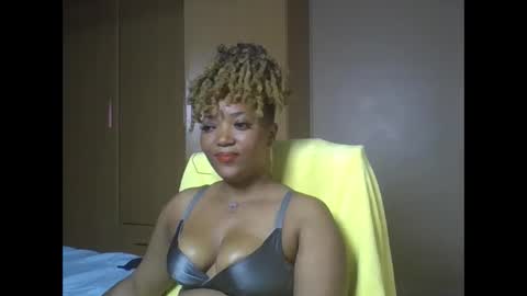 Queenbebony2 online show from June 7, 5:42 pm
