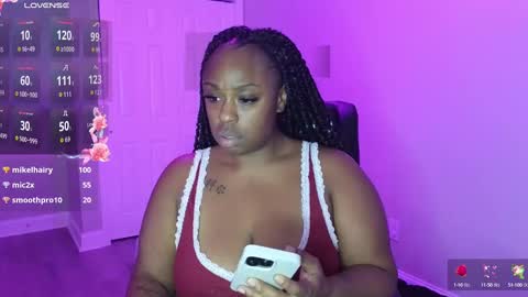 Snapshot of queencroze chatting on October 11, 8:55 pm Queen Cherise Roze online show from October 11, 8:55 pm