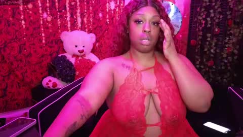 Snapshot of queencroze chatting on February 16, 5:37 pm Queen Cherise Roze online show from February 16, 5:37 pm